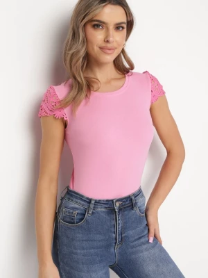 Różowy Top z Prążkowanej Dzianiny z Koronkową Wstawką Ravile Fashion