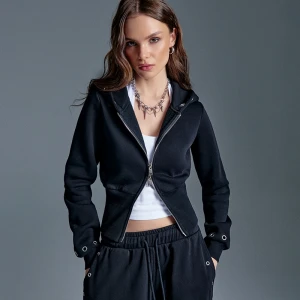 Rozpinana bluza z kapturem i metalowymi oczkami House