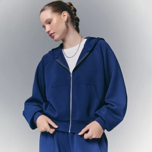 Rozpinana bluza z kapturem i modalem w składzie basic granatowa House