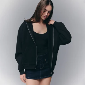 Rozpinana czarna bluza z kapturem i reglanowym rękawem House