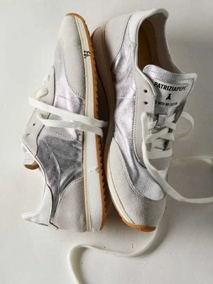 Running SKIN Sneakers '93 laminowane PATRIZIA PEPE