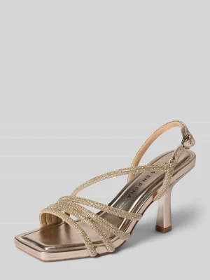 Sandał na obcasie z obszyciem ozdobnymi kamieniami Alma en Pena