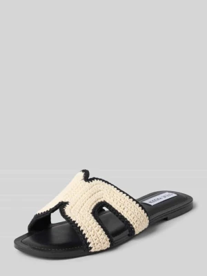 Sandałki z gładką podeszwą model 'Zarnia' Steve Madden Écru
