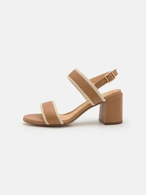 Sandały Clarks