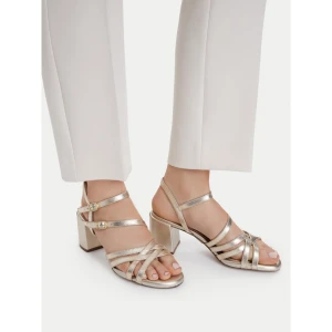 Sandały Clarks Ezoria Strap 26185896 Złoty