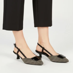 Sandały damskie Marco Tozzi, lekki niski obcas odkryta pięta regulowany pasek smukły nosek dekoracyjny przód stabilna konstrukcja, czarne, 2-29503-44