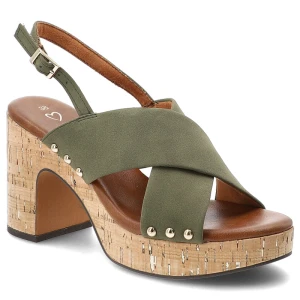 Sandały damskie Marco Tozzi, na wysokim słupku z krzyżowanymi paskami i regulowanym zapięciem przy pięcie osadzone na platformie o korkowym wykończen