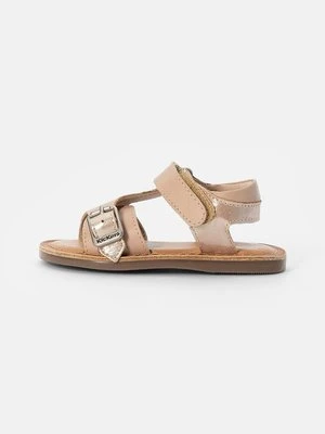 Sandały Kickers