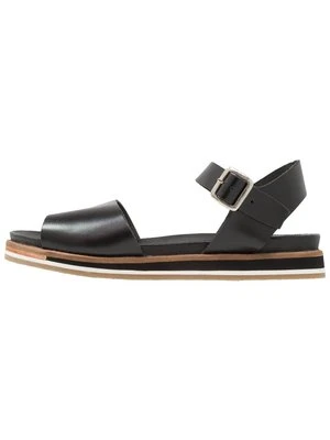 Sandały Kickers