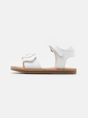 Sandały Kickers biały