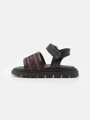 Sandały Moschino