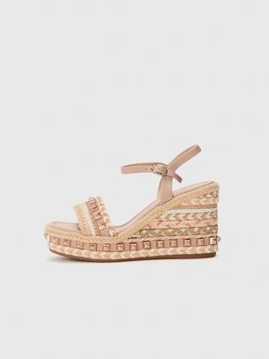 Sandały na koturnie Alma en Pena