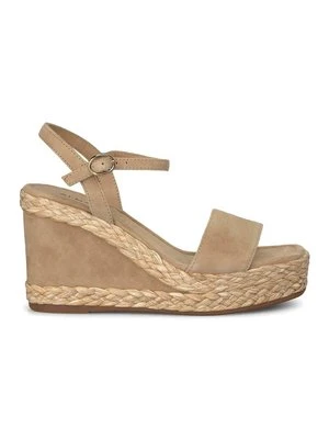 Sandały na koturnie Alma en Pena