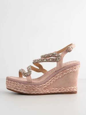 Sandały na koturnie Alma en Pena