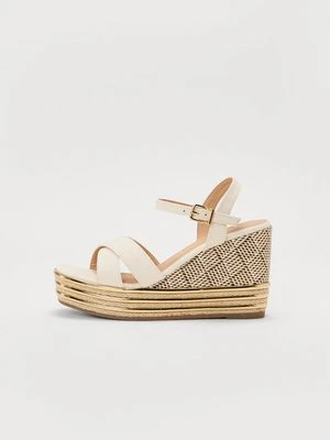 Sandały na koturnie Anna Field