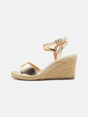 Sandały na koturnie Anna Field