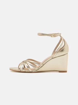 Sandały na koturnie Anna Field