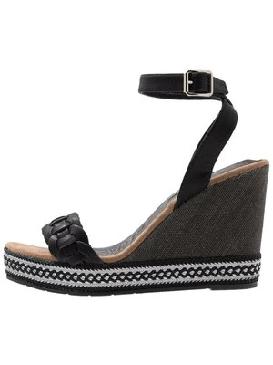 Sandały na koturnie Anna Field