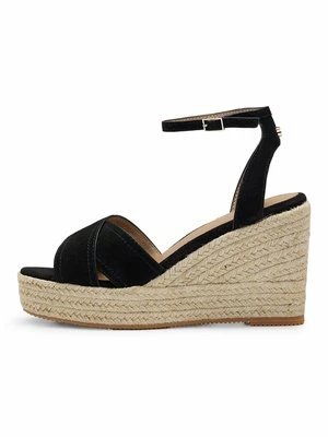 Sandały na koturnie Boss