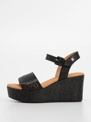 Sandały na koturnie Carmela