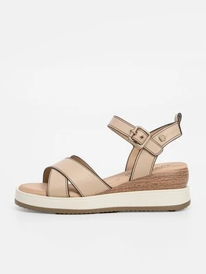 Sandały na koturnie Carmela