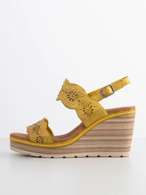 Sandały na koturnie Carmela