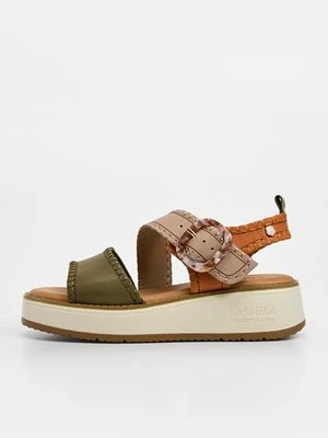 Sandały na koturnie Carmela