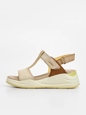 Sandały na koturnie Carmela