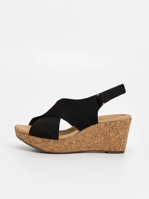 Sandały na koturnie Clarks
