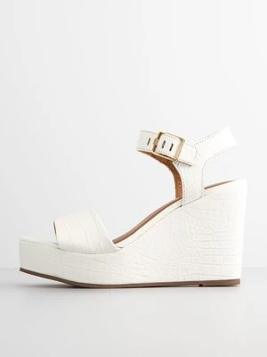 Sandały na koturnie Cosmoparis