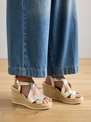 Sandały na koturnie Geox