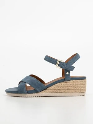 Sandały na koturnie Geox