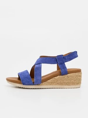 Sandały na koturnie Geox