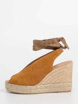 Sandały na koturnie Gioseppo