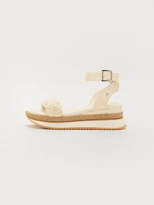 Sandały na koturnie Gioseppo