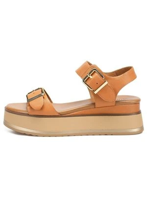 Sandały na koturnie Inuovo