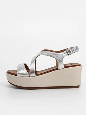 Sandały na koturnie Inuovo