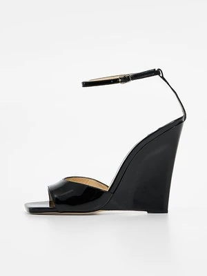Sandały na koturnie Jimmy Choo