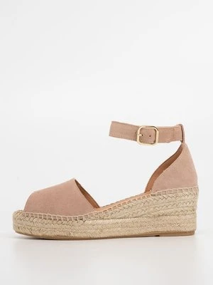 Sandały na koturnie Kanna