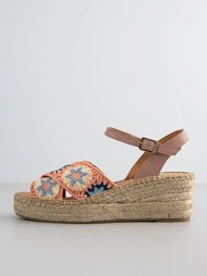 Sandały na koturnie Kanna