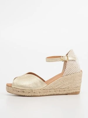 Sandały na koturnie Kanna