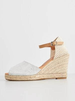 Sandały na koturnie Kanna