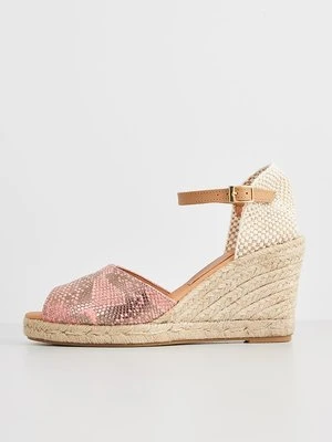 Sandały na koturnie Kanna