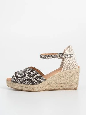 Sandały na koturnie Kanna