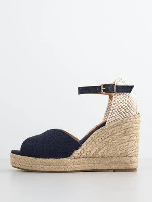 Sandały na koturnie Kanna