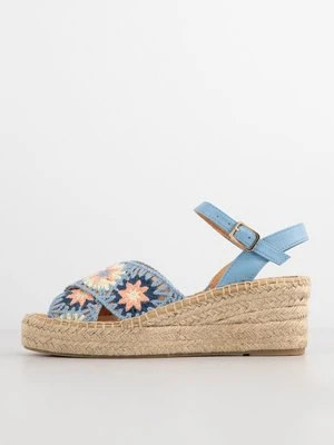 Sandały na koturnie Kanna