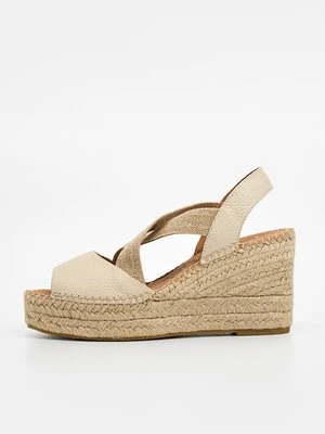 Sandały na koturnie Kanna