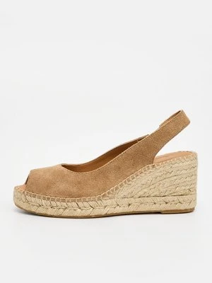 Sandały na koturnie Kanna