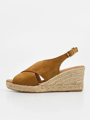 Sandały na koturnie Kanna