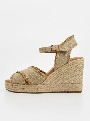 Sandały na koturnie Kanna